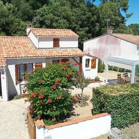 Maison Au Calme Proche, Toutes Commodites A Pied Feriehus La Tranche-sur-Mer